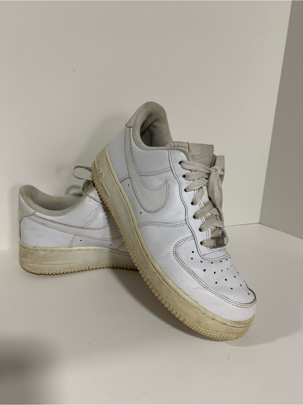 Nike Air Force 1 White Low-Top Leather Sneakers 310